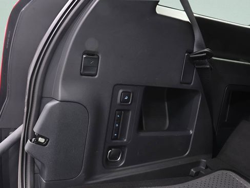 Used 2025 Ford Expedition Active image 30