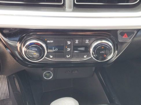 Used 2025 Chevrolet Trax LT w/ Driver Confidence Package image 24