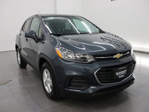 Used 2021 Chevrolet Trax LS w/ Tint and Cruise Package FWD image 2