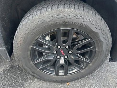 Used 2025 GMC Sierra 1500 Elevation image 12