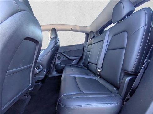 Used 2021 Tesla Model Y Long Range image 22