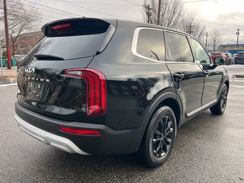 Certified 2022 Kia Telluride LX image 5