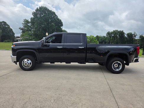 Used 2020 Chevrolet Silverado 3500 LTZ w/ LTZ Texas Edition AWD/4WD image 3