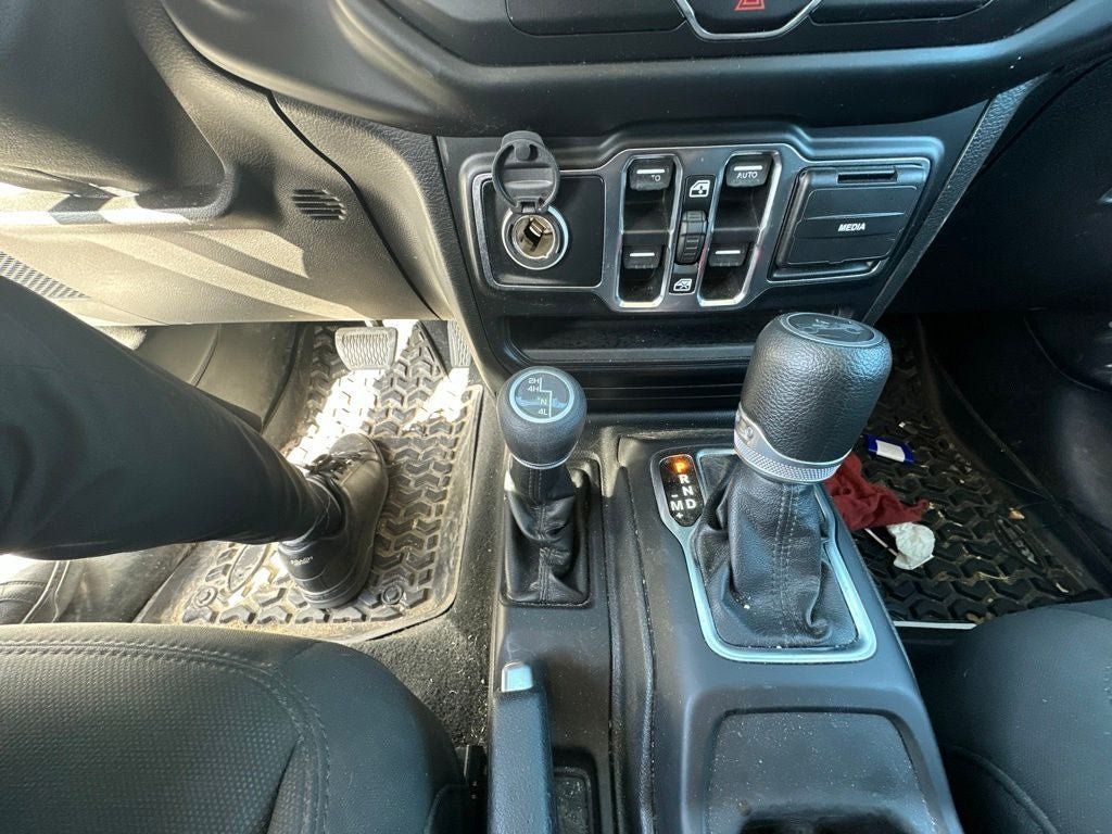 Used 2019 Jeep Wrangler Unlimited Sport S AWD/4WD image 9