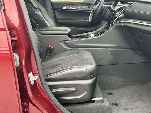 Used 2022 Jeep Grand Cherokee L Laredo image 25