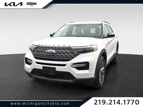 Used 2023 Ford Explorer XLT w/ Equipment Group 202A AWD/4WD image 1