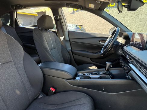 Used 2025 Honda Accord Sport image 19