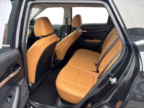 Certified 2024 Kia Seltos EX AWD/4WD image 11