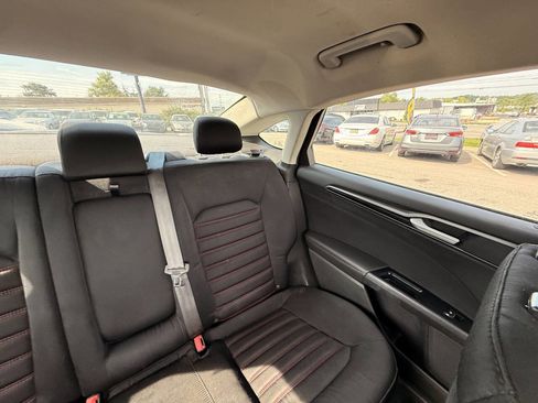 Used 2015 Ford Fusion SE w/ Equipment Group 201A FWD image 50