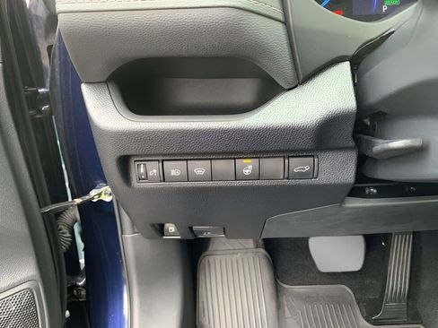 Used 2023 Toyota RAV4 XLE image 28