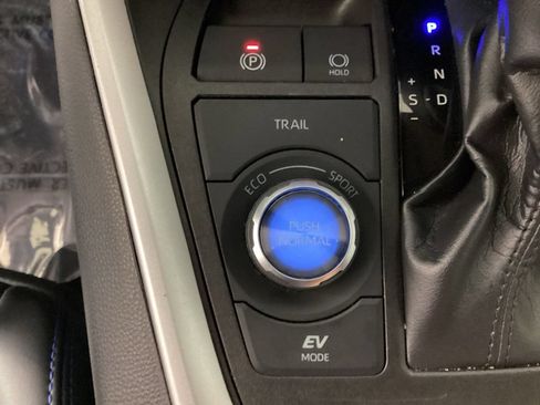 Used 2023 Toyota RAV4 XSE AWD/4WD image 27