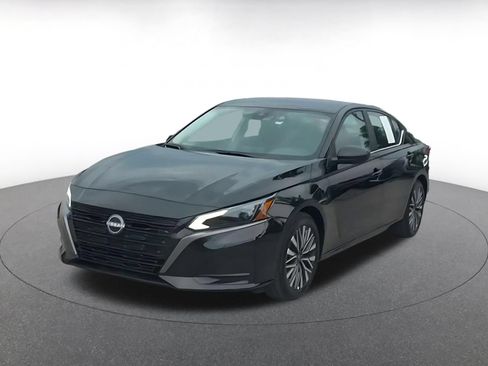 Used 2026 Nissan Altima 2.5 SV FWD image 7