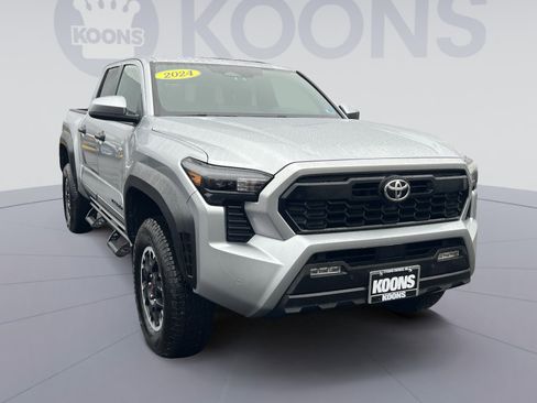 Used 2024 Toyota Tacoma TRD Off-Road w/ TRD Off Road Upgrade Package image 8