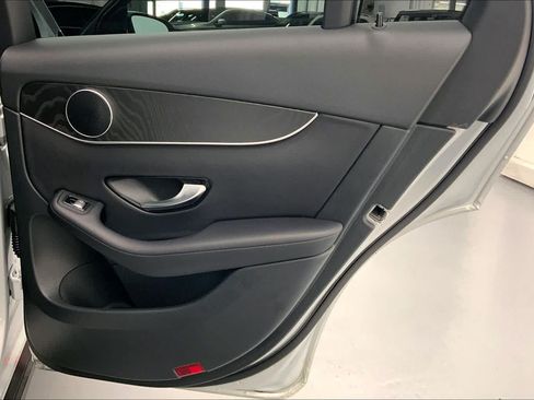 Used 2018 Mercedes-Benz GLC 300 image 12