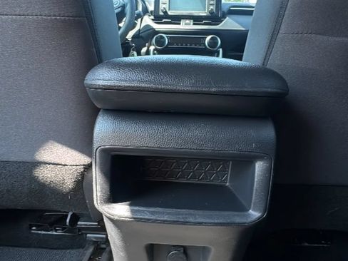 Used 2021 Toyota RAV4 LE FWD image 16