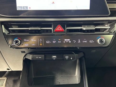 Used 2024 Kia Niro Wind w/ Wind Preserve Package FWD image 21
