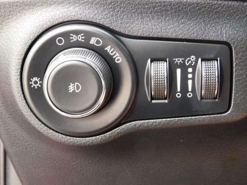 Used 2018 Jeep Compass Limited w/ Navigation Group AWD/4WD image 27