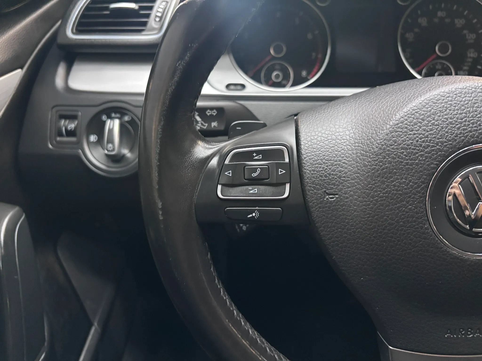 Used 2014 Volkswagen CC R-Line FWD image 13