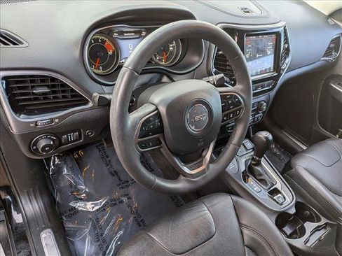 Used 2021 Jeep Cherokee Limited image 10