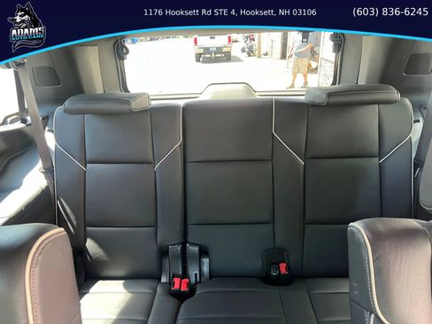 Used 2021 Cadillac Escalade Premium Luxury image 15