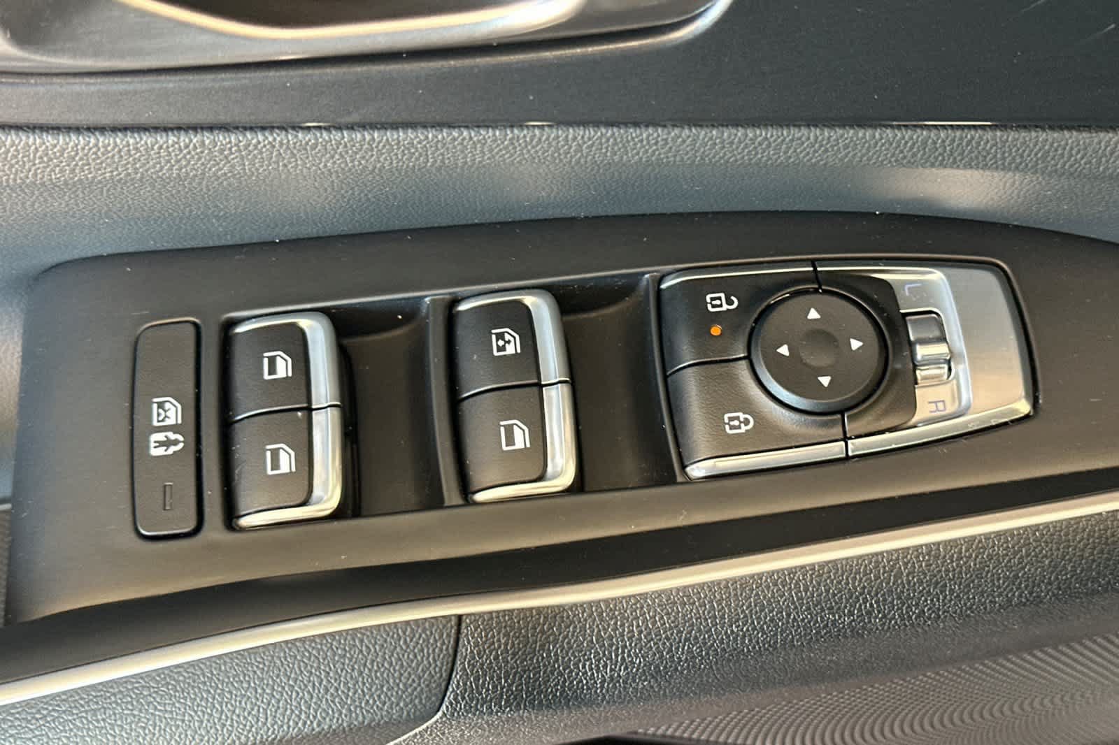 Used 2025 Kia Sorento S AWD/4WD image 11
