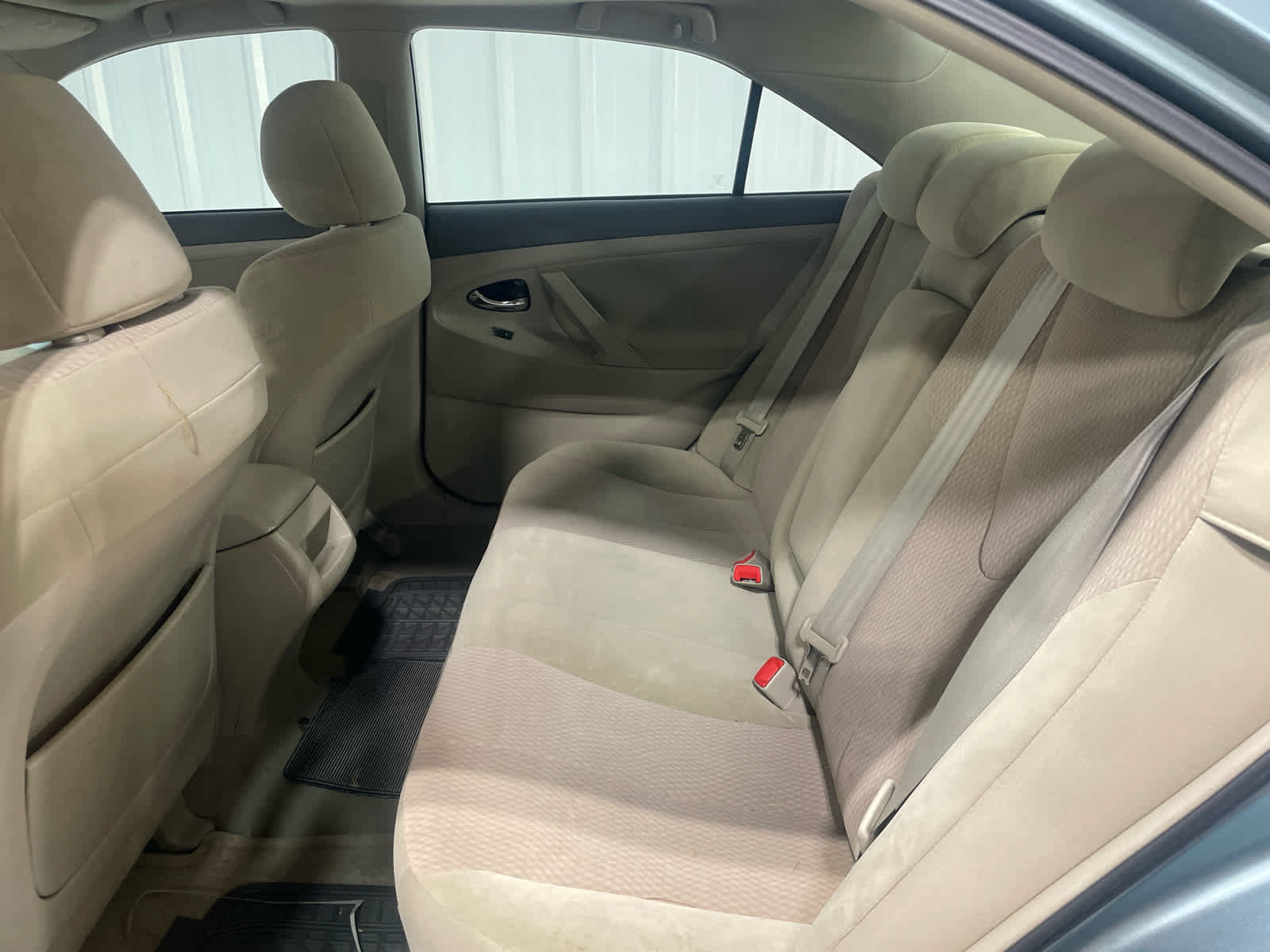 Used 2010 Toyota Camry LE FWD image 8