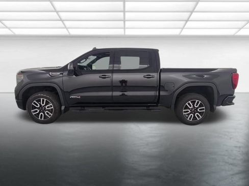 Used 2023 GMC Sierra 1500 AT4 w/ Technology Package AWD/4WD image 4