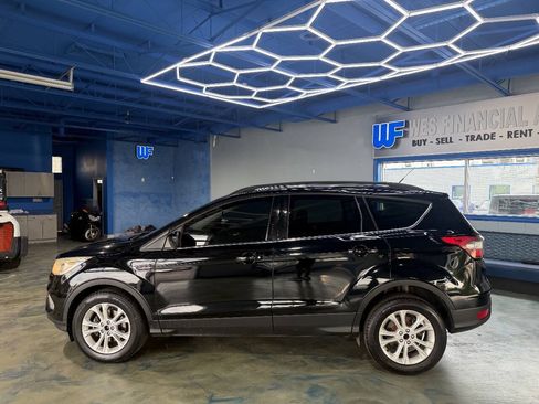 Used 2017 Ford Escape SE FWD image 13