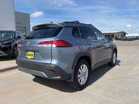 Used 2024 Toyota Corolla Cross LE image 7