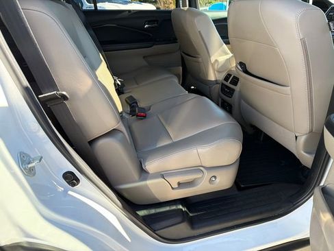 Used 2021 Honda Pilot Touring image 15