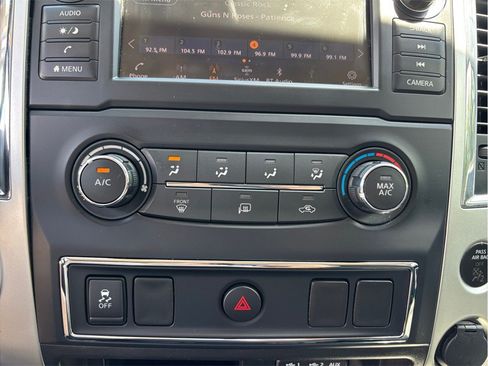Used 2019 Nissan Titan SV RWD image 25