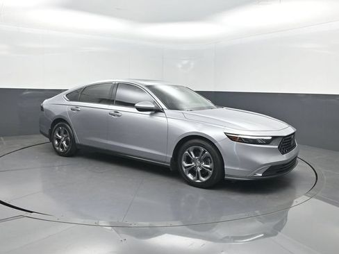 Used 2023 Honda Accord EX image 38