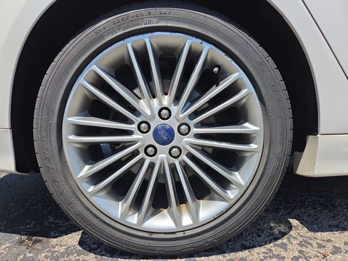 Used 2013 Ford Fusion SE FWD image 11