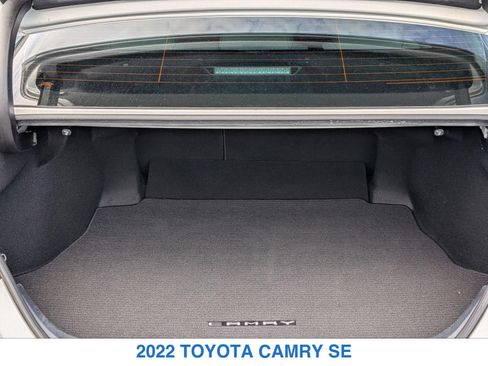 Used 2022 Toyota Camry SE w/ Cold Weather Package FWD image 7