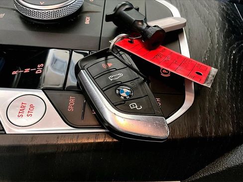 Used 2024 BMW 330e xDrive image 26