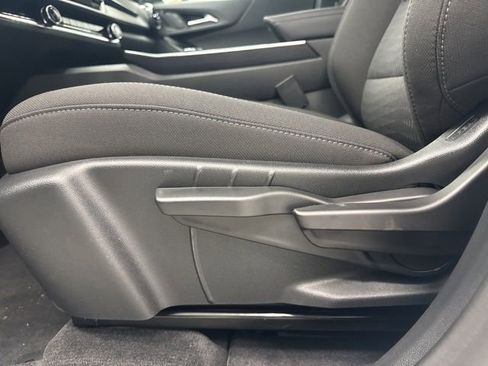 New 2026 Chevrolet Equinox LT FWD image 10