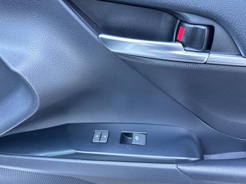 Used 2020 Toyota Camry SE FWD image 16