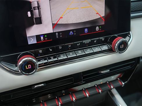 Used 2024 GMC Canyon AT4X image 19