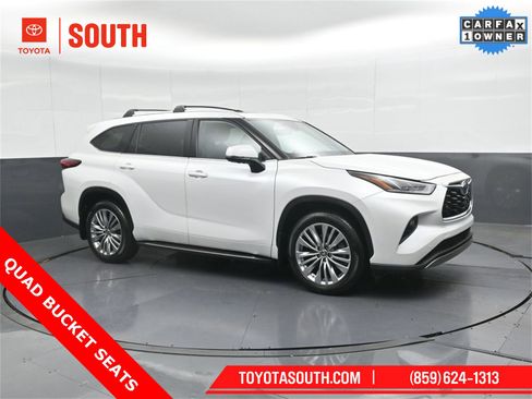 Used 2023 Toyota Highlander Platinum image 4