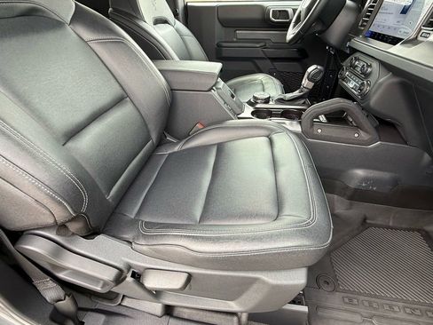 Used 2025 Ford Bronco Badlands w/ Sasquatch Package image 11