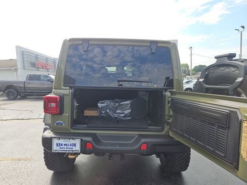 New 2025 Jeep Wrangler Unlimited Rubicon 392 image 12