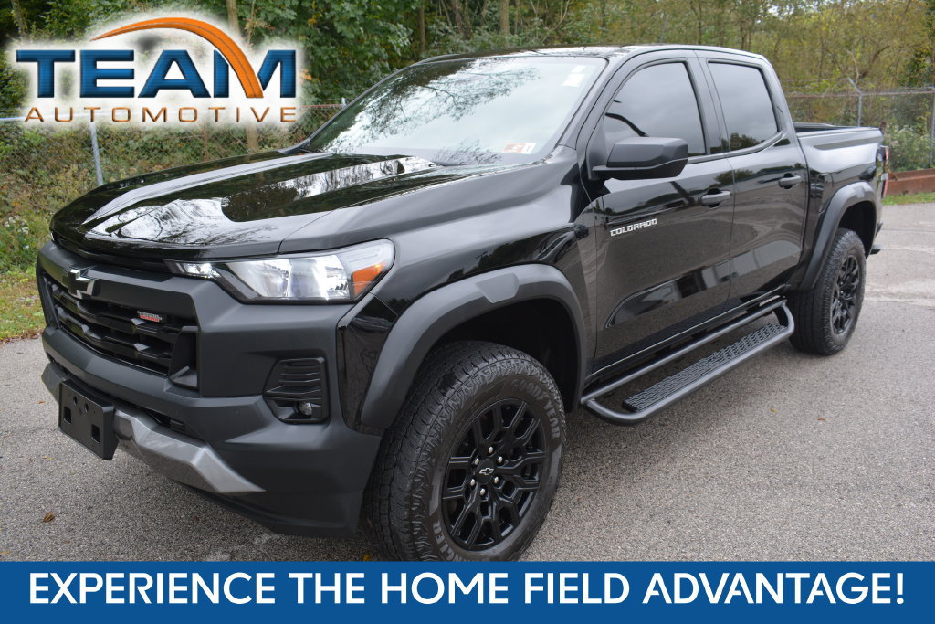 Used 2023 Chevrolet Colorado Trail Boss AWD/4WD image 1