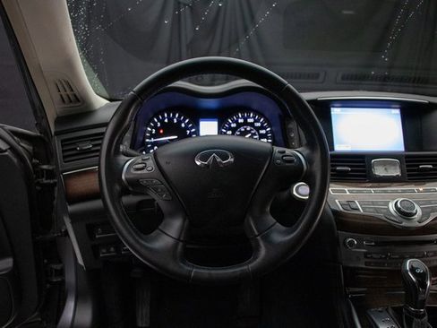 Used 2016 INFINITI Q70 3.7 w/ Deluxe Touring Package image 24