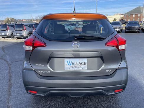 Used 2019 Nissan Kicks SV image 5