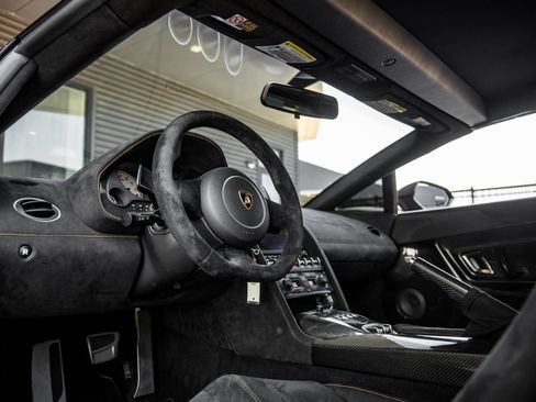 Used 2012 Lamborghini Gallardo LP 570-4 Performante AWD/4WD image 34