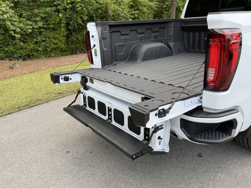 New 2026 GMC Sierra 1500 Denali w/ Denali Reserve Package AWD/4WD image 16