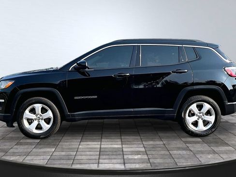 Used 2019 Jeep Compass Latitude w/ Popular Equipment Group AWD/4WD image 4