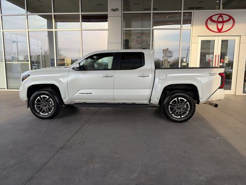 Certified 2024 Toyota Tacoma TRD Sport w/ TRD Sport Upgrade Package image 7