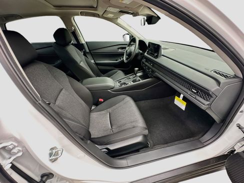 Used 2025 Honda Accord SE image 26