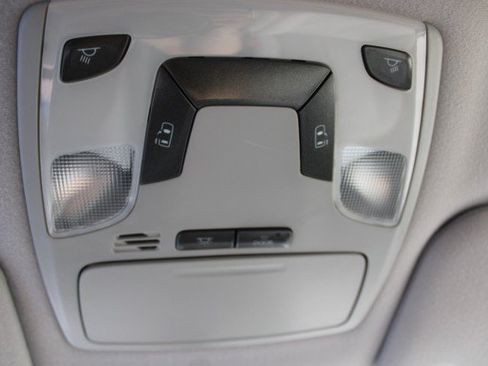 Used 2014 Toyota Sienna LE FWD image 17